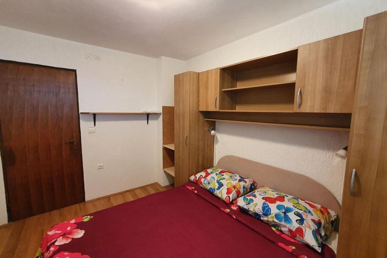 Apartment Mirella For 6 Persons Located In Central Istria Gradinje Zewnętrze zdjęcie