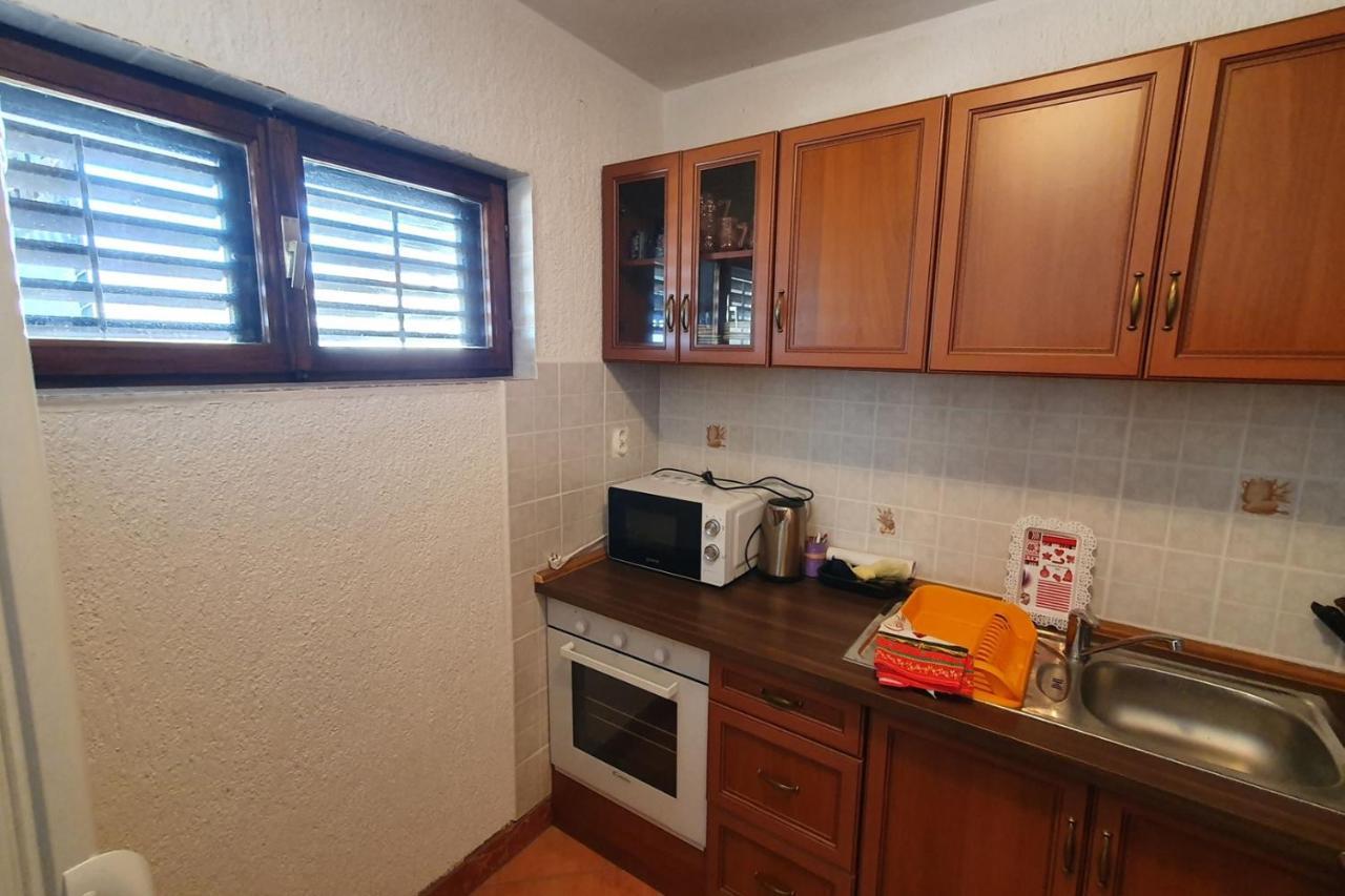 Apartment Mirella For 6 Persons Located In Central Istria Gradinje Zewnętrze zdjęcie