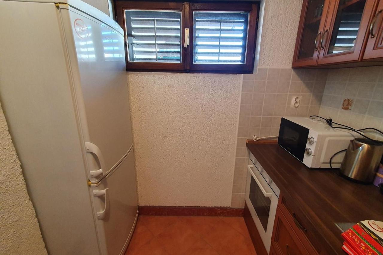 Apartment Mirella For 6 Persons Located In Central Istria Gradinje Zewnętrze zdjęcie