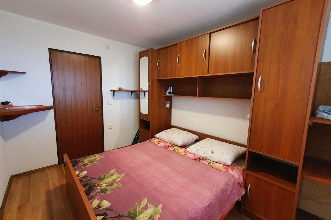 Apartment Mirella For 6 Persons Located In Central Istria Gradinje Zewnętrze zdjęcie